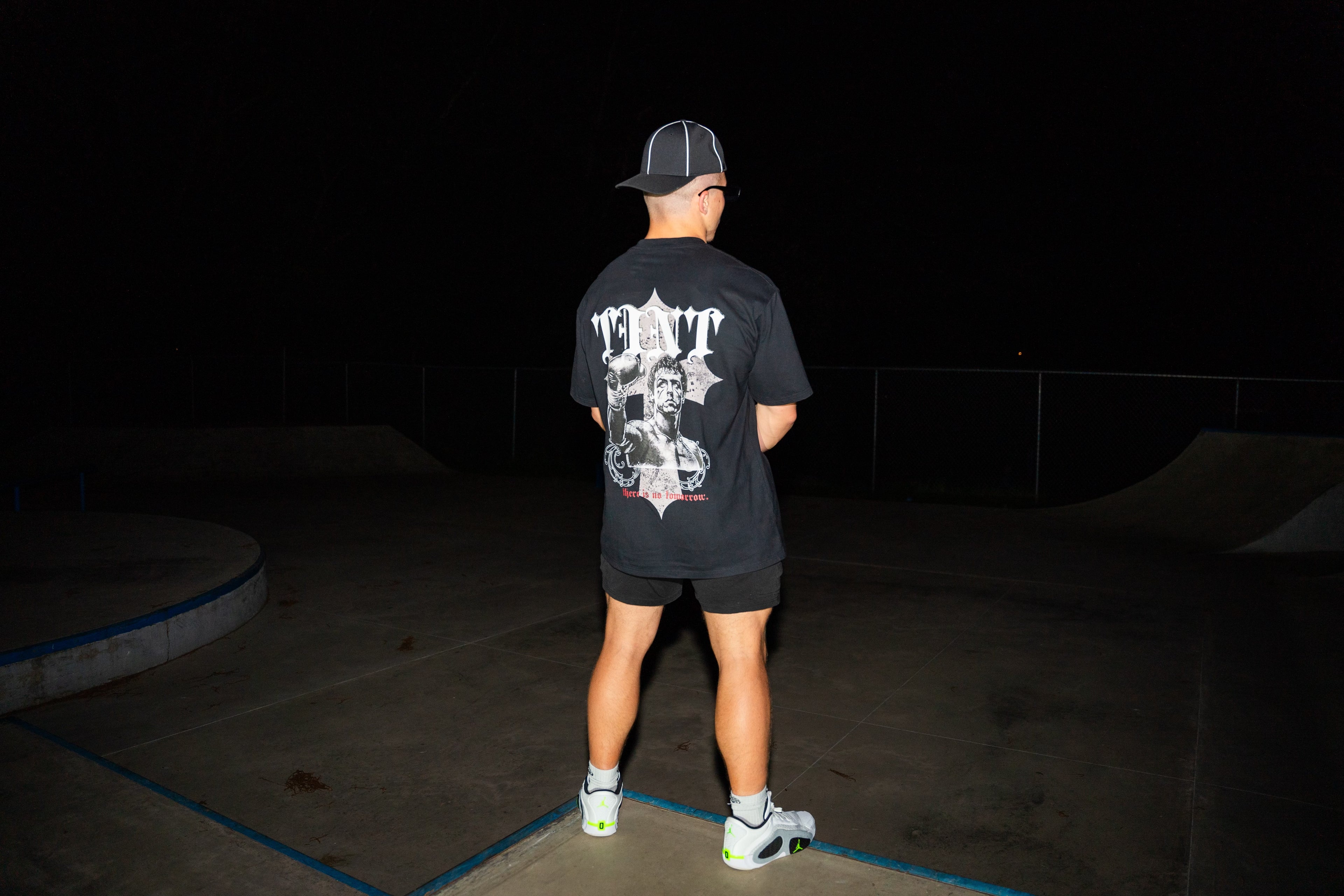 ROCKY OVERSIZED TEE IN BLACK